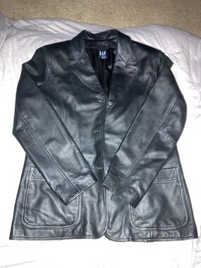 GAP women leather blazer~y2k